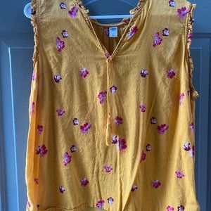 Women’s sleeveless shirt